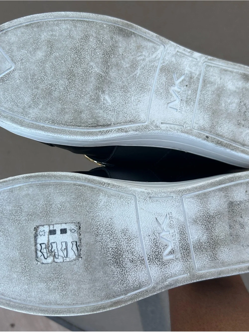 Michael Kors Kenna Black Leather Slip-On Sneakers with Gold Chain Accent Sz 8.5